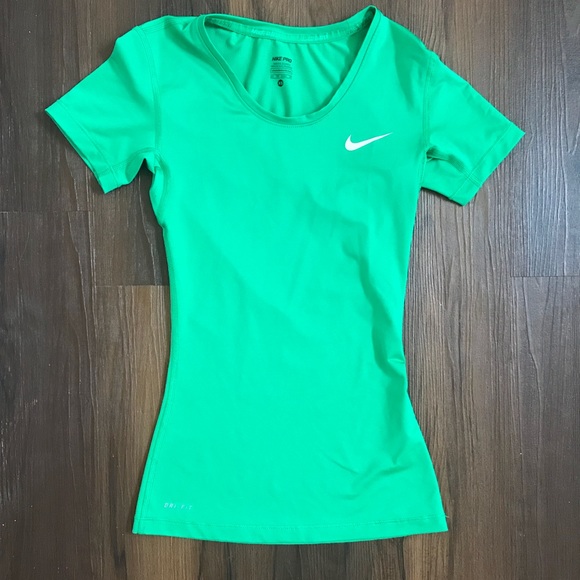 Nike Other - Nike Dri-fit green short sleeve top